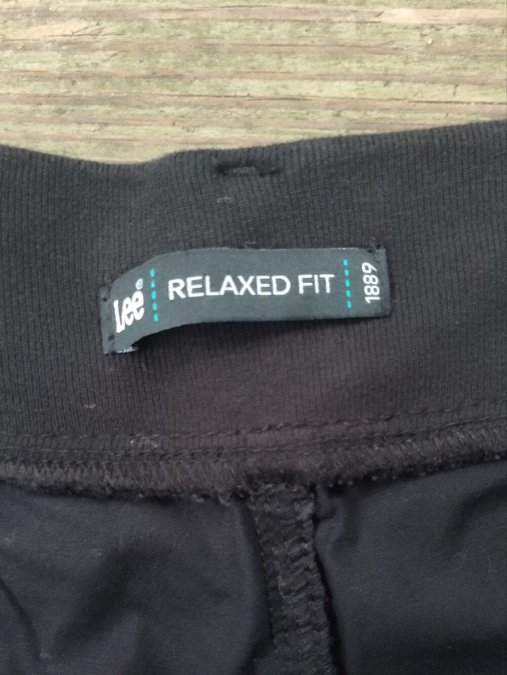Womens Lee Black Cargo Capri Pants Never Worn - Picture 4 of 8